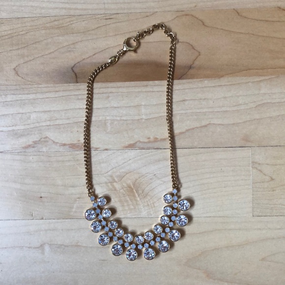 Gold tone and white crystal necklace - Picture 1 of 2